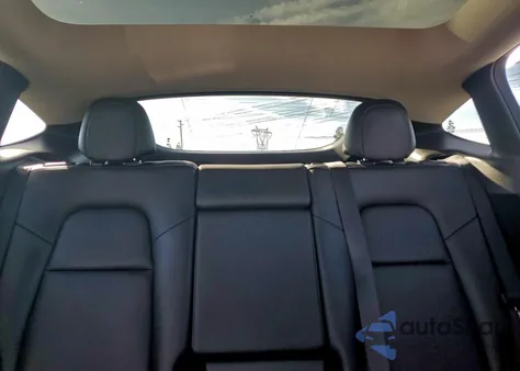 2025 Tesla Model Y from USA, damaged, VIN 7SAYGDED9SF270787